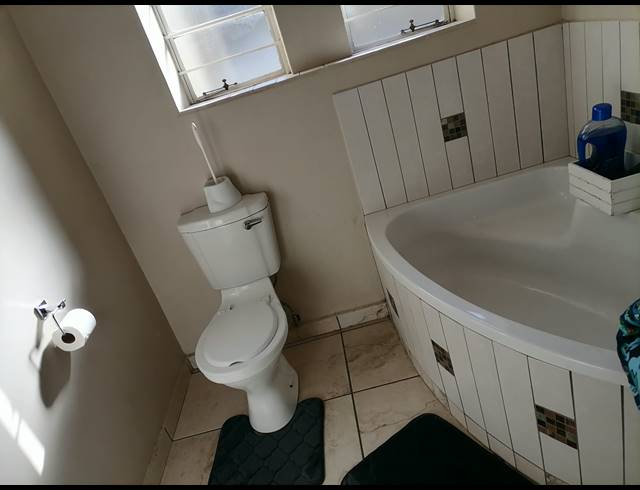 2 BEDROOM APARTMENT FOR SALE IN WATERVAL EAST